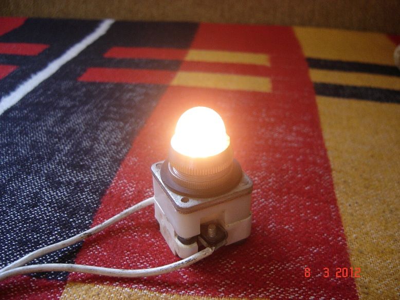 Lampka kontrolna na żarówkę
