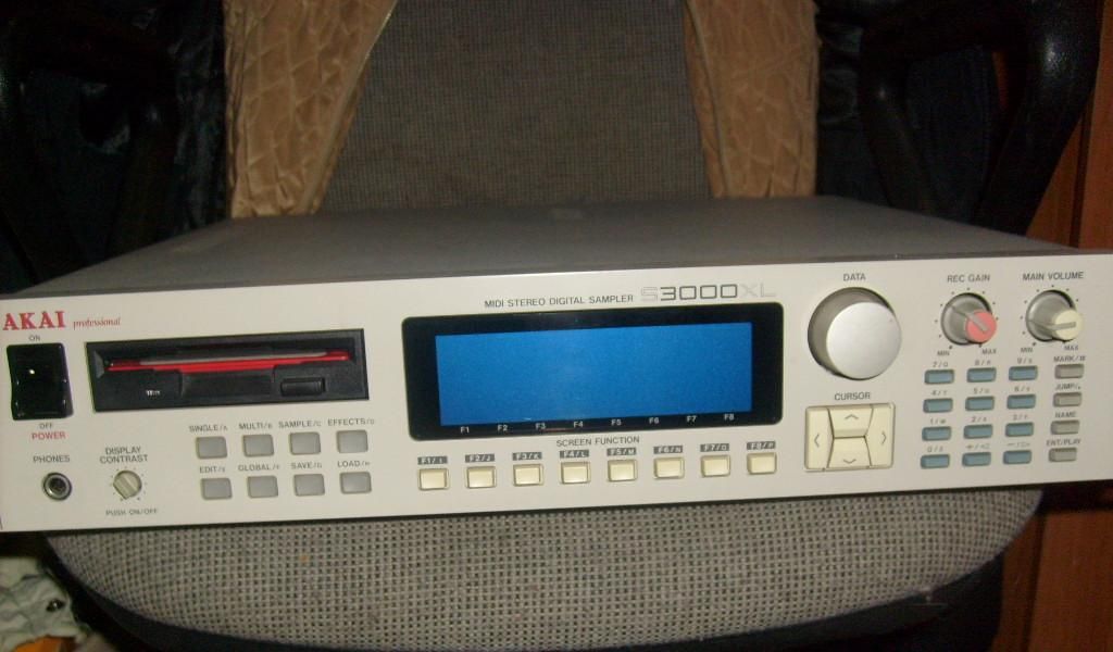 Sampler AKAI S3000XL