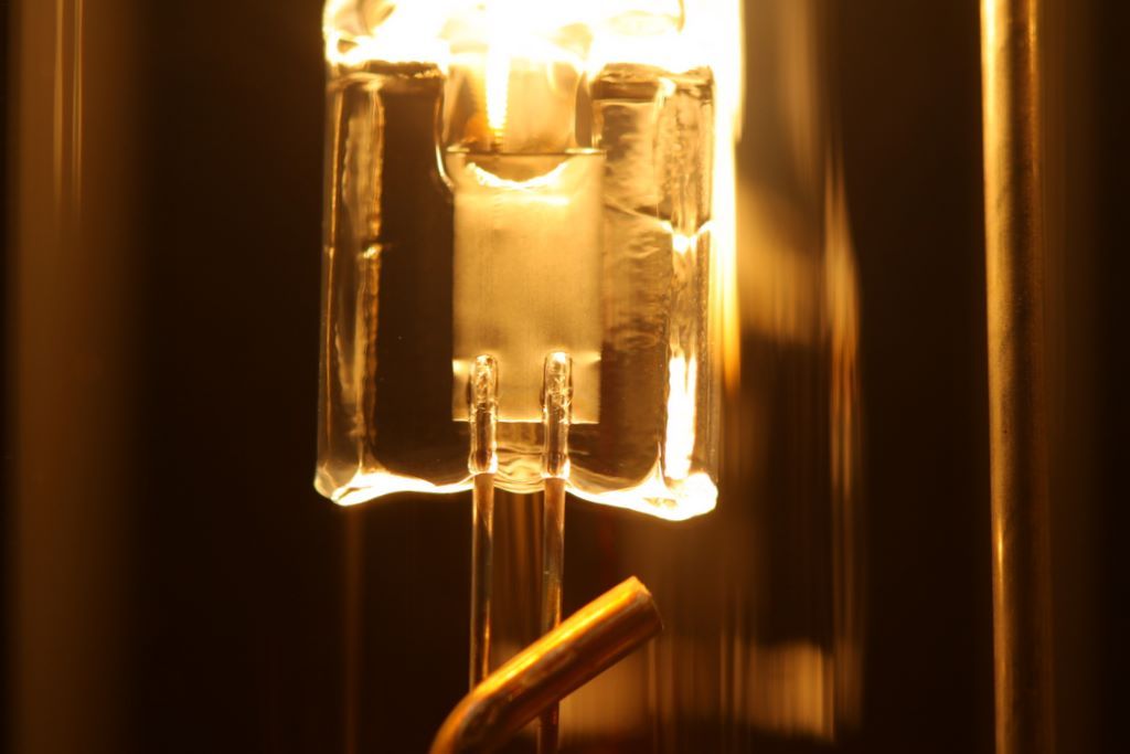 Lampy Whitesa