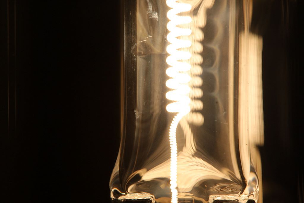 Lampy Whitesa