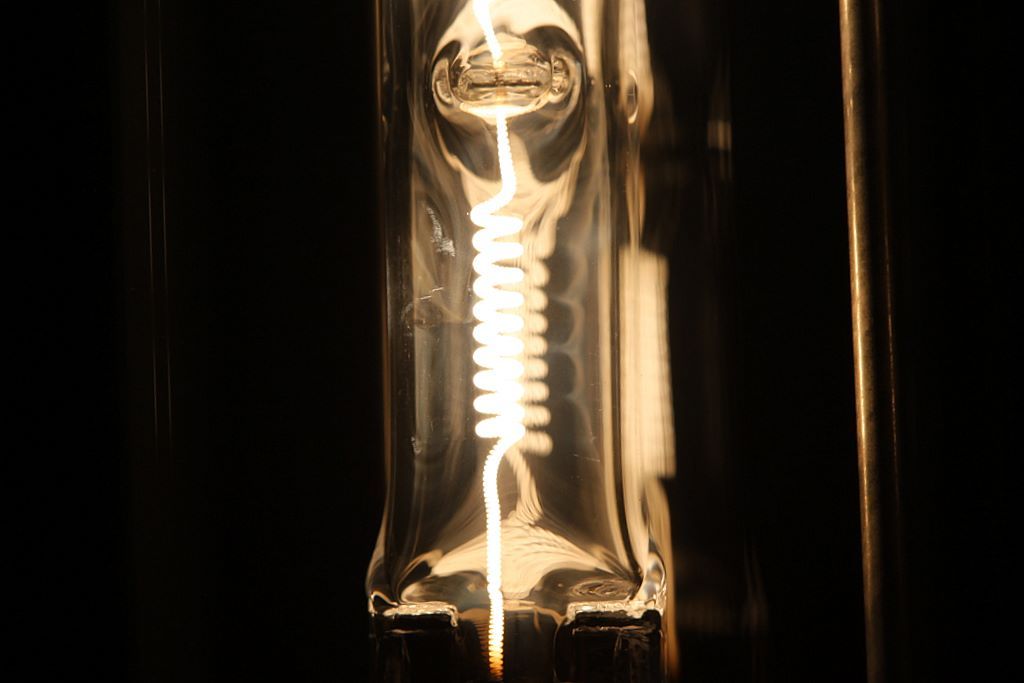 Lampy Whitesa