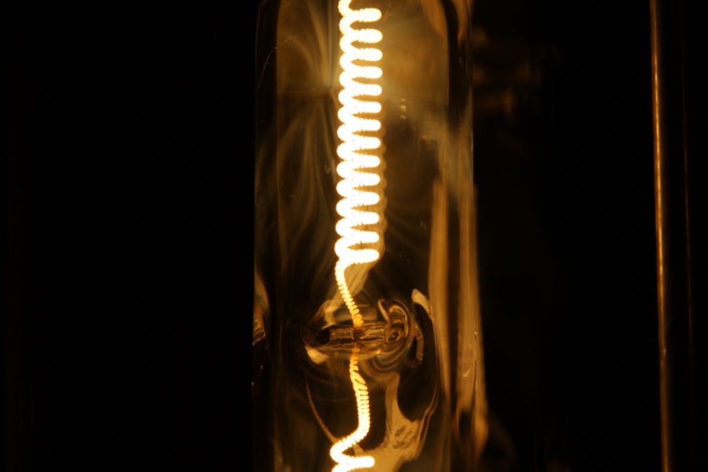 Lampy Whitesa