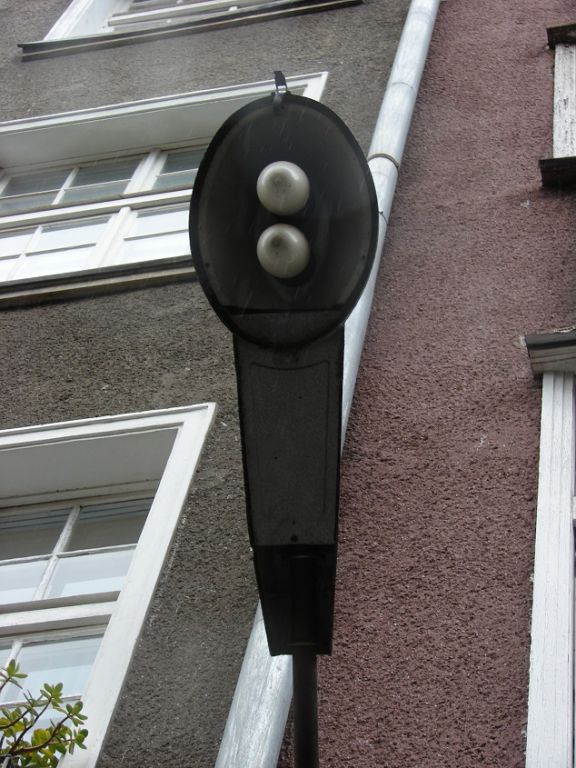 045