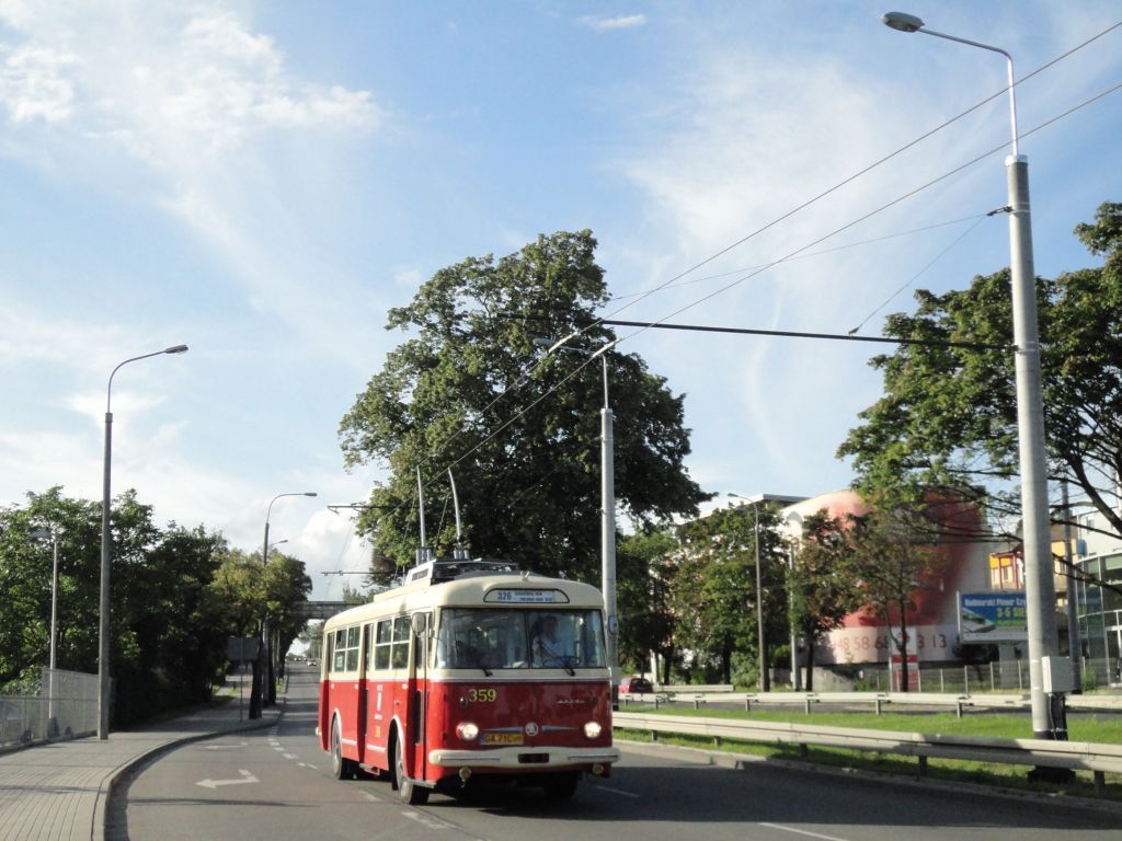 Škoda 1