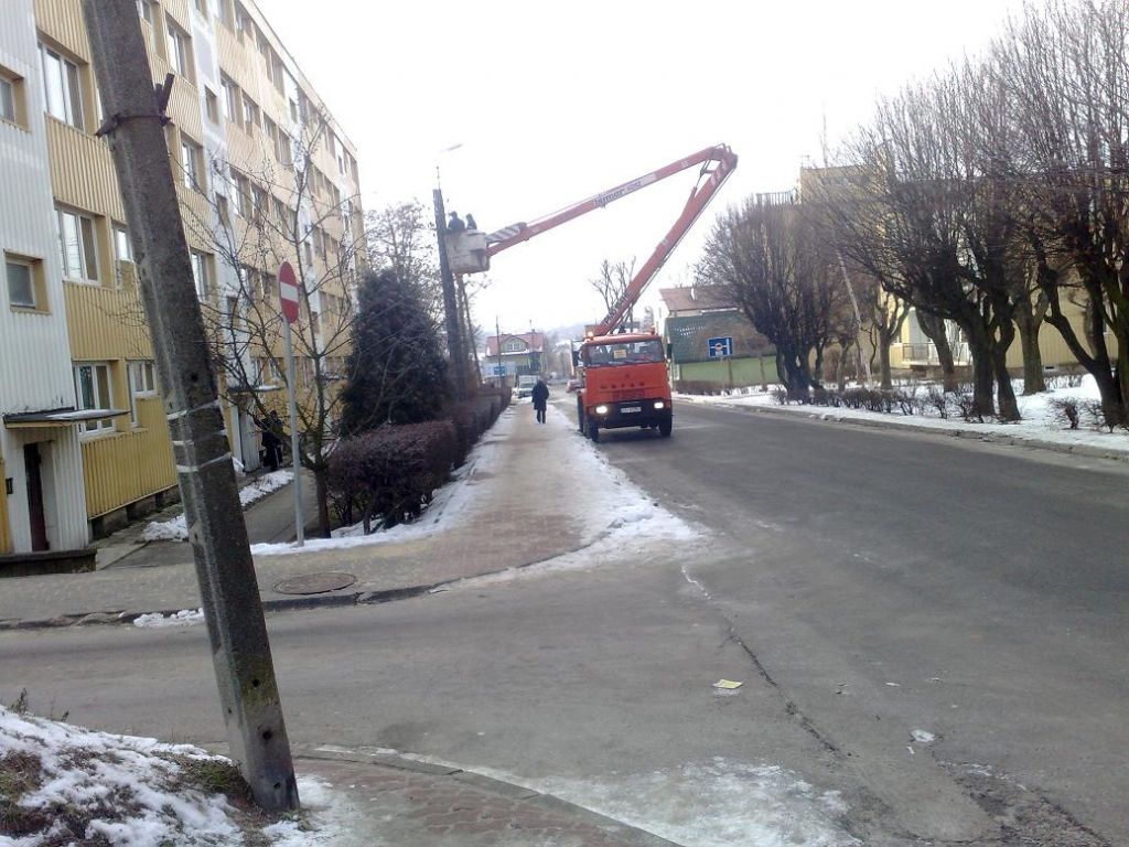 24012012173