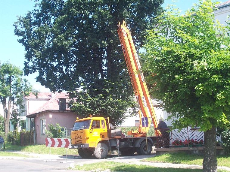 Wymiana słupa na ul. Rycerskiej w Kraśniku. Obwód stacji Kraśnik ? Partyzantów (Piłsudskiego)